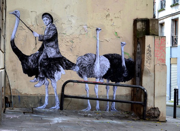 street-art-in-paris-by-levalet-2