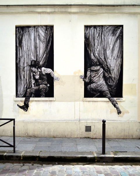 street-art-in-paris-by-levalet-24