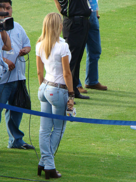 that_ass_in_those_jeans_15