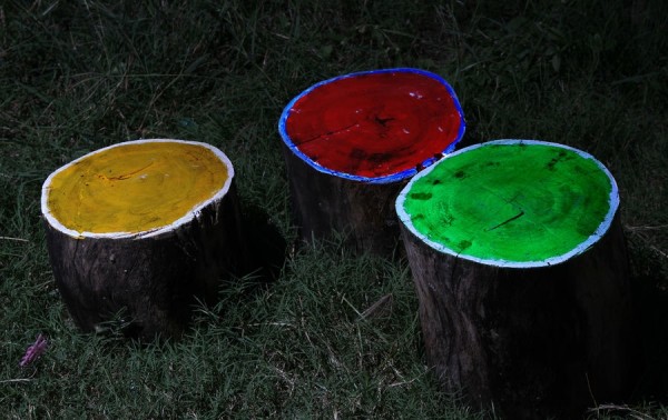 900px-Create-Glow-in-the-Dark-Log-Campfire-Stools-Step-8Bullet1