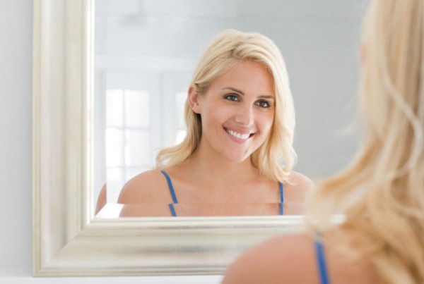 548a65b2d80dd_-_rbk-woman-smiling-mirror-xln