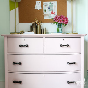 touching-up-painted-furniture