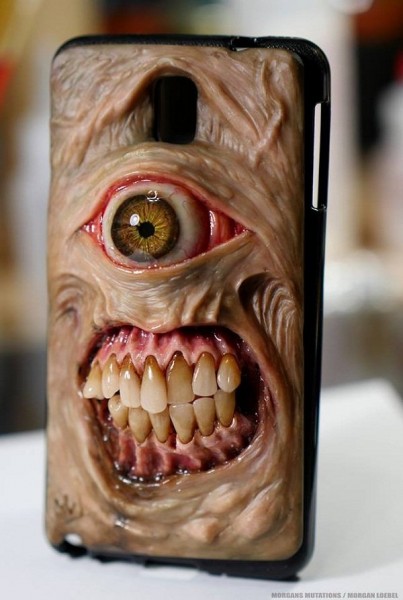 1465798629_creepy-horror-iphone-cases-5