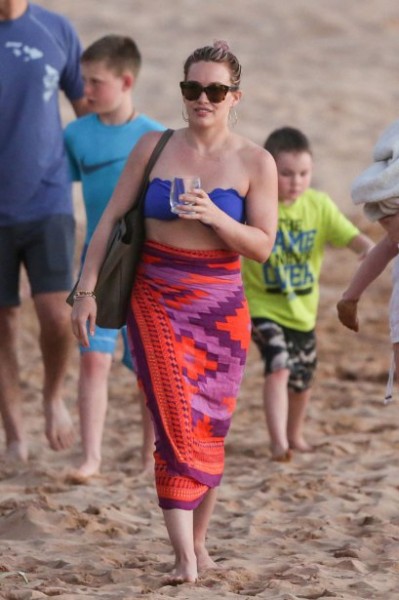 hilary-duff-mike-comrie-divorce-hawaii-vacation-flirting-02