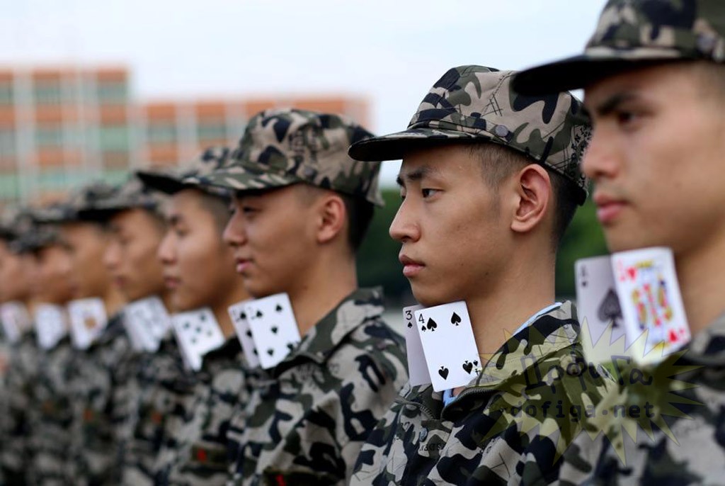 Колледжи китая после 9. Китайские военные. Военный Строй в Китае. Китайский солдат. Военная подготовка в Китае.