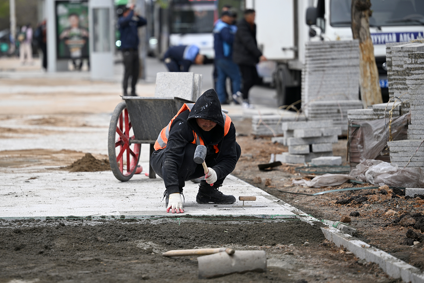 Таван шарын нүхэн гарц дээр явган хүний гүүр барихтай холбоотойгоор хөдөлгөөнийг хэсэгчлэн хязгаарлана